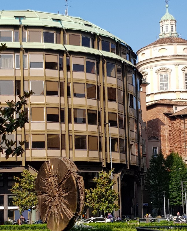 Piazza Meda oggi – sede di Compagnia Privata SIM